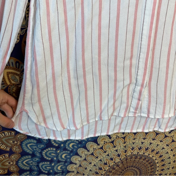 🦋5/20$🦋 striped stretchy button up shirt - Picture 4 of 8